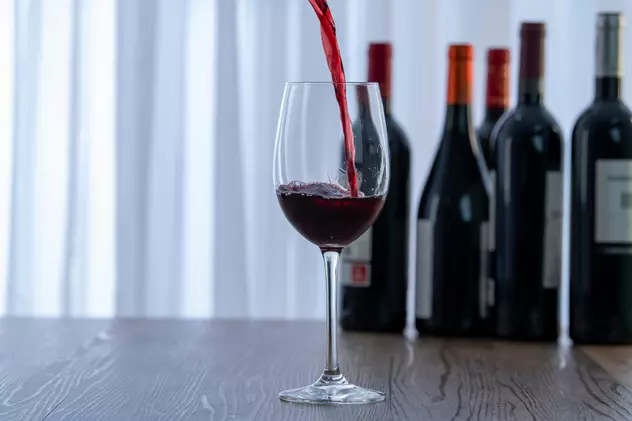 Cum păstrezi sticla de vin după ce ai deschis-o