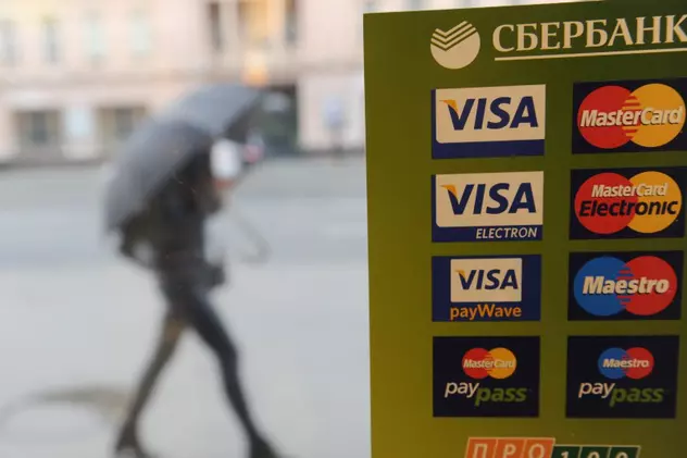 Schema găsită de ruși pentru a ocoli interdicția de utilizare a cardurilor Visa și Mastercard