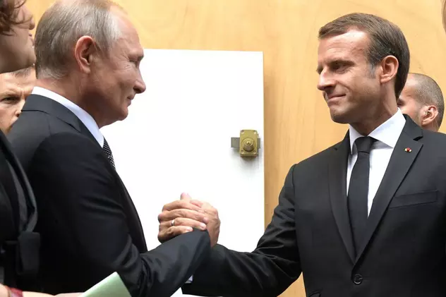 Vladimir Putin i-a cerut lui Macron ca Occidentul să oprească furnizarea de arme pentru Ucraina