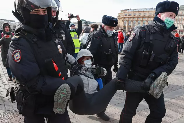Foto ilustrativă. Peste 4.000 de protestatari au fost reținuți duminică, 6 martie, în Moscoova și în alte zeci de orașe din Rusia. Foto: Profimedia
