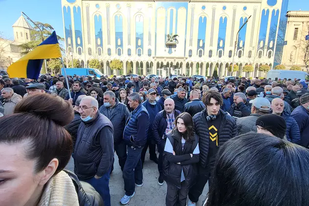 Corespondență din Georgia. Uneori, cei mai îndârjiți apărători ai libertății sunt cei care nu s-au bucurat de ea: demonstrație pro Ucraina și pro UE la Tbilisi