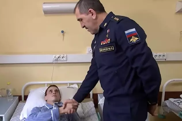 VIDEO | General rus către un caporal rămas fără un picior în războiul din Ucraina: „Îți doresc să te pui pe picioare!”