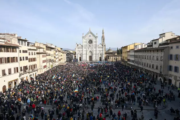 Proteste antirăzboi în Europa. Zelenski s-a adresat miilor de oameni strânși la Florența: „Este timpul ca Europa să aleagă Ucraina!”