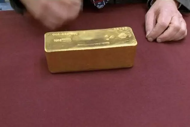 Un bărbat a fost operat la Cluj ca să i se scoată un lingou de aur din stomac