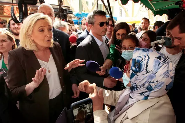 Alegeri Franța | Le Pen a promis că va interzice vălul musulman. Propunerea îi afectează campania și îi oferă muniție lui Macron pentru turul II