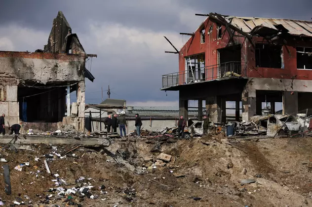 Război în Ucraina, ziua 59 | Noi orori ies la iveală: imagini cu cadavre ale civililor întinse pe un drum din Mariupol