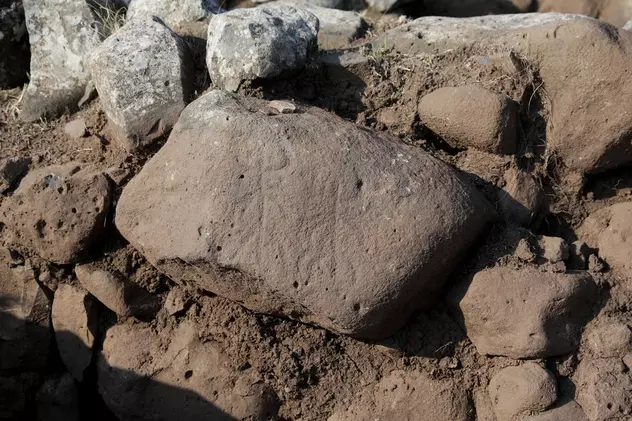 Cum creau oamenii din Epoca de Piatră filme doar cu ajutorul unor pietre gravate și al focului