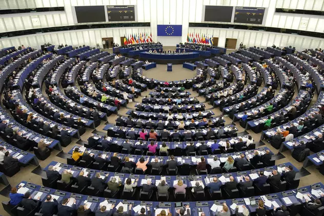 Parlamentul European cere embargo complet asupra importurilor de petrol, cărbune, combustibil nuclear și gaze din Rusia