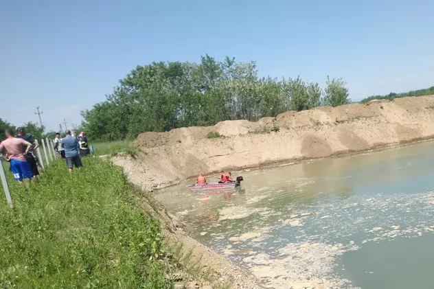 Doi frați din Vâlcea au murit înecaţi, după ce au mers la scăldat într-o baltă de lângă râul Olt