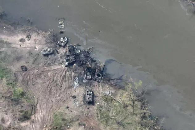 Un întreg batalion rusesc, pulverizat când traversa râul Doneț, în estul Ucrainei. Dar imaginile nu spun tot adevărul