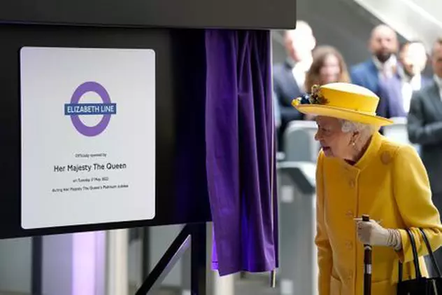 Regina Elisabeta a Marii Britanii, apariție surpriză la ceremonia de inaugurare a noii linii feroviare de la Londra, care îi poartă numele