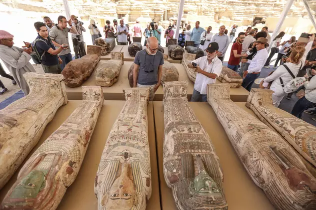 250 de sarcofage și 150 de statuete din bronz, descoperite într-o necropolă din apropiere de Cairo