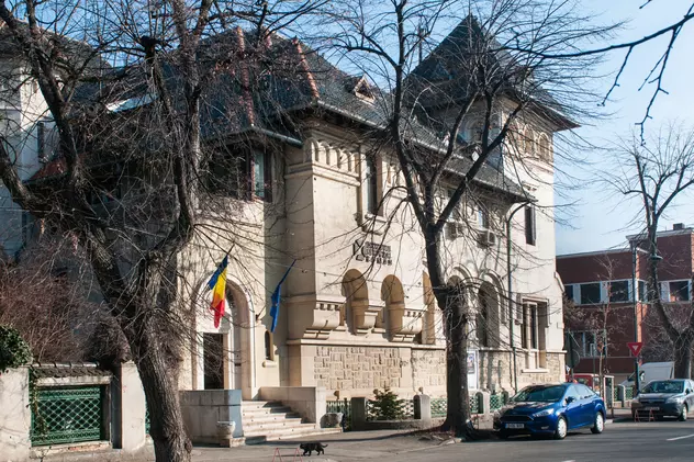 ICR și-a dat în judecată sute de angajați și pierde pe bandă rulantă. „Bani aruncați de pomană”, spune chiar avocatul plătit de institut cu 25.000 de euro