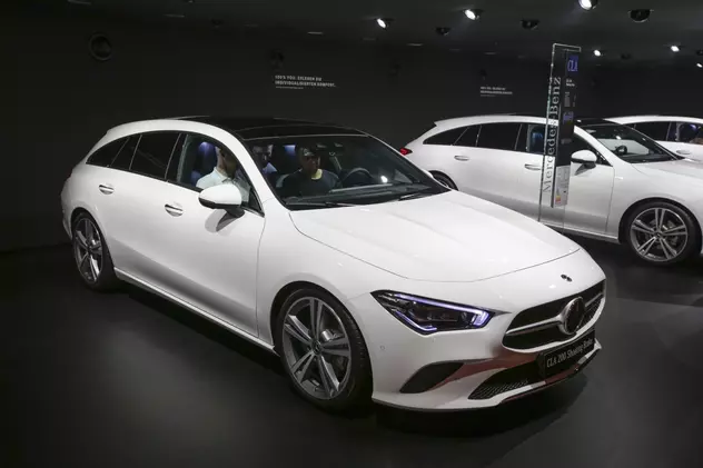 Mercedes nu va mai fabrica din 2023 mașini echipate cu cutii manuale de viteze