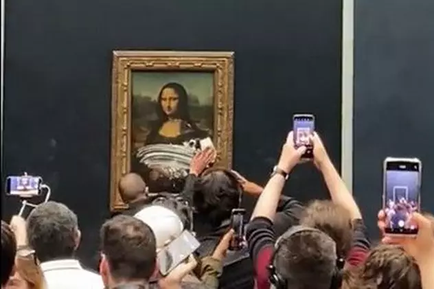Un vizitator al Muzeului Luvru a aruncat cu o prăjitură în Mona Lisa, opera lui Leonardo da Vinci