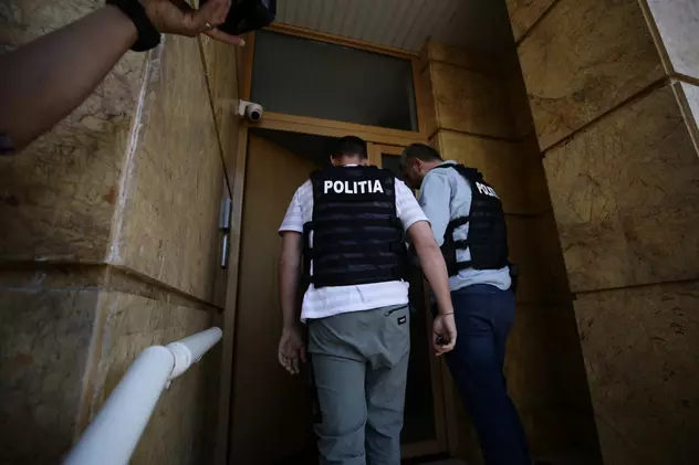 Poliția nu l-a găsit acasă pe Sorin Oprescu. Surse: Ar fi plecat în străinătate, nu departe de România