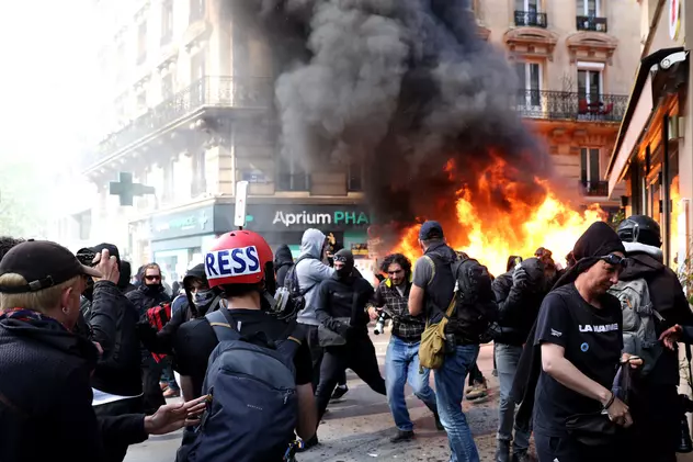 Proteste violente la Paris. 250 de mitinguri au fost organizate duminică în Franța de cei care îl contestă pe Macron