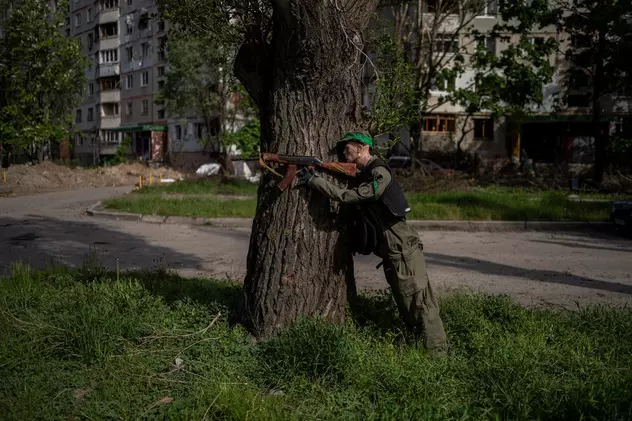 Ucrainenii au amplasat manechine în haine militare și cu puști false în Harkov. Cum i-a ajutat această tactică în lupta cu rușii