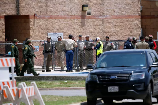 Atacul de la școala din Texas, anunțat pe Facebook. Tânărul a scris și că își va împușca bunica