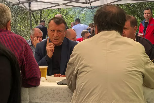 VIDEO. „Fericire pe pământ”. Cum s-au distrat pesediștii lui Paul Stănescu la petrecerea tradițională de 1 Mai din Pădurea Căcâna