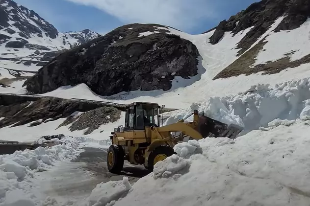 VIDEO. Locul din România în care stratul de zăpadă încă are 5 metri