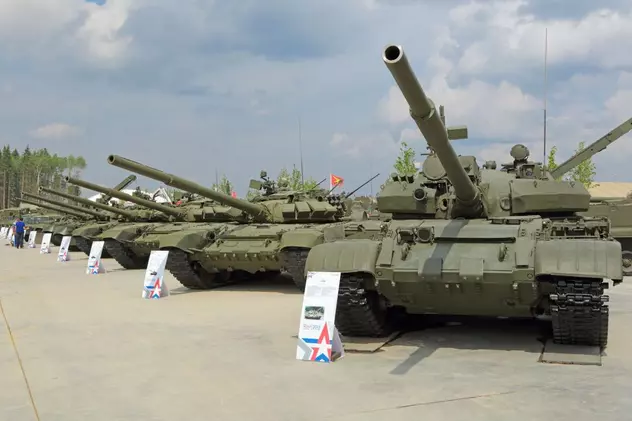 După ce a suferit pierderi grele, Rusia a mobilizat în Ucraina tancuri T-62, vechi de 50 de ani. Care va fi rolul lor