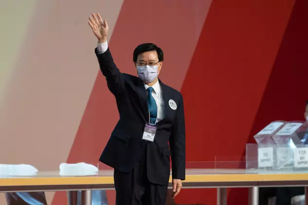 Fost șef al securității din Hong Kong, fidel regimului de la Beijing, desemnat lider al metropolei