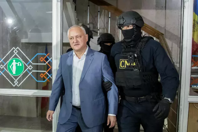 Igor Dodon va sta în arest la domiciliu pentru 30 de zile. Procurorul a avertizat că există riscul să fugă din Republica Moldova
