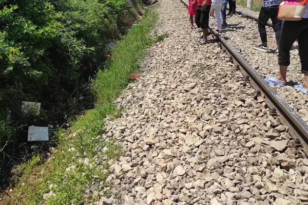 O garnitură de tren a lovit un camion în Bulgaria, ambii conductori și șoferul murind în urma impactului