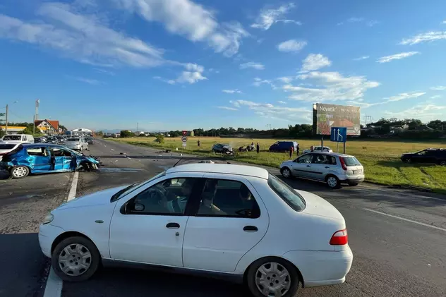 Accident în lanț cu trei autoturisme, pe DN 1, în județul Prahova. Un bărbat a murit