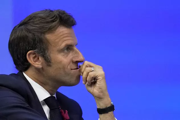 Macron se întâlnește cu rivalii politici, în tentativa de a evita paralizia guvernului, după pierderea majorității