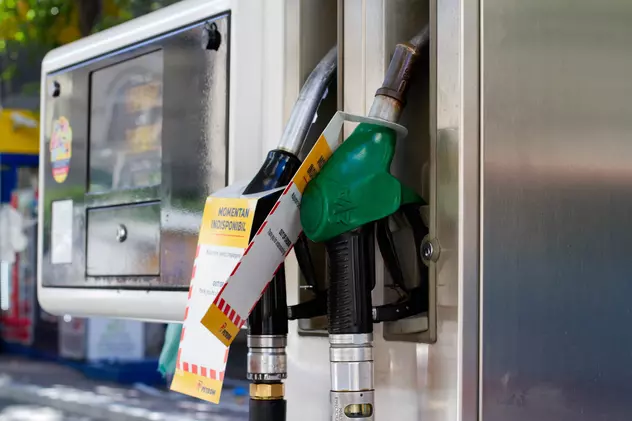 Carburanții se ieftinesc cu 50 de bani la litru, a anunțat Ciucă. Cât timp va fi aplicată măsura