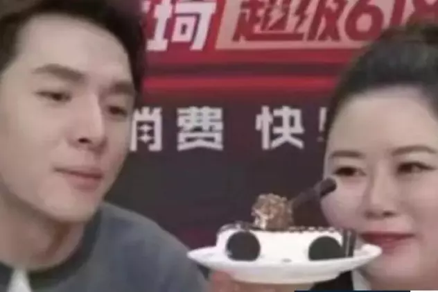 Influencer chinez, cenzurat după ce a arătat o înghetață în formă de tanc, în timpul unui live. Care este mesajul ascuns al gestului