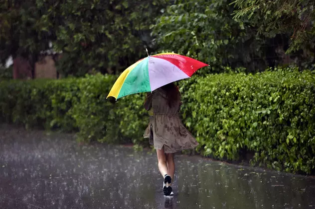 Cod galben de ploi pentru cea mai mare parte a țării. Meteorologii au actualizat prognoza - HARTĂ