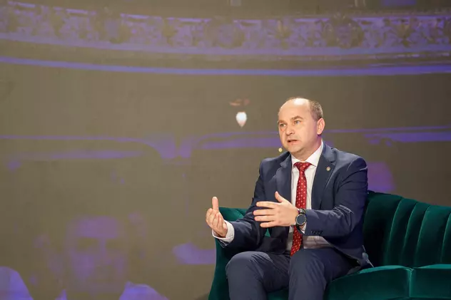 Ministrul digitalizării din Republica Moldova: „Nu va fi cetățeanul cel care va umbla pe la ghișeele instituțiilor, statul virtual îi va oferi servicii oriunde”