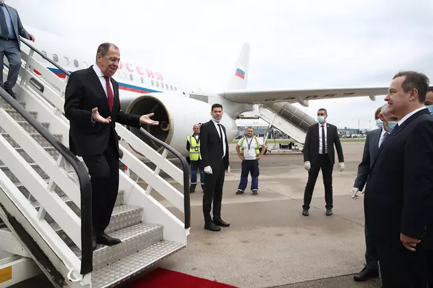 Forțat să anuleze o vizită oficială: Avionul lui Lavrov, interzis în spațiul aerian din jurul Serbiei, unde trebuia să meargă azi