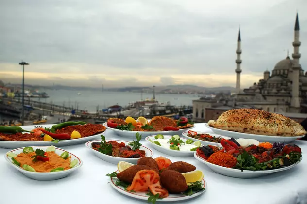 Mâncăruri pe care să le încerci când ești în Turcia