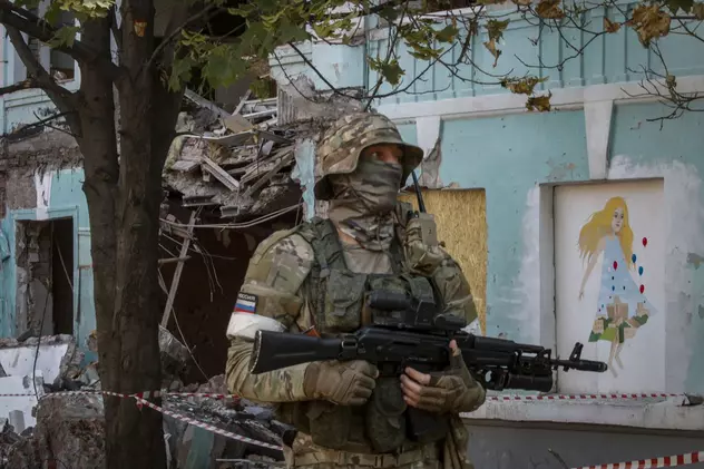 O campanie de „mobilizare mascată”. Cum își înlocuiește Rusia militarii uciși pe frontul din Ucraina