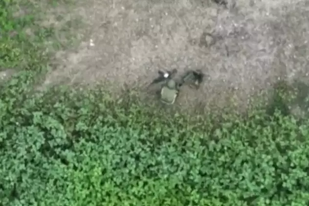 VIDEO | Un soldat rus care-și făcea nevoile a fost lovit de o grenadă lansată de ucraineni dintr-o dronă