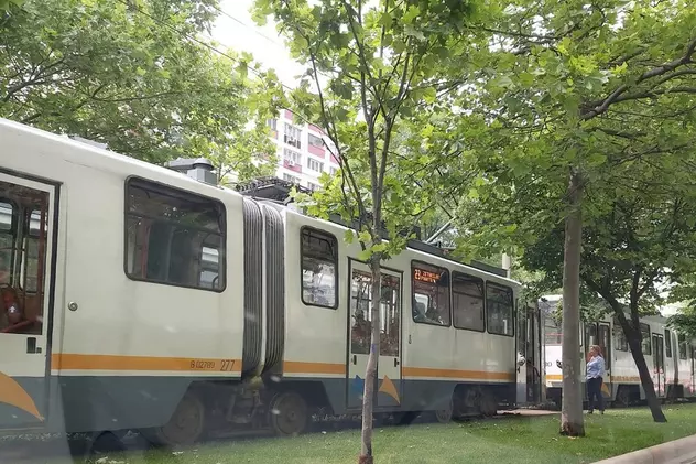 Trei linii de tramvai, blocate în zona Dristor din București. Foto: g4media.ro