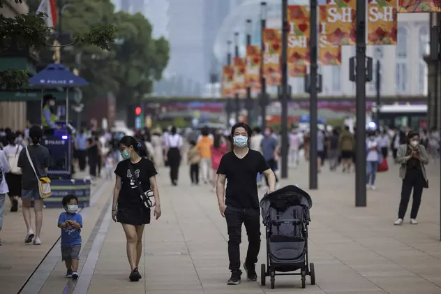 Carantina din Shanghai s-a sfârșit, însă locuitorii încă sunt traumatizați. „Au revenit mâncarea la pachet și berea, dar a dispărut sentimentul de siguranță”