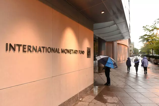 FMI reduce perspectivele de creștere globală: „Lumea s-ar putea să se afle în curând la marginea unei recesiuni globale”