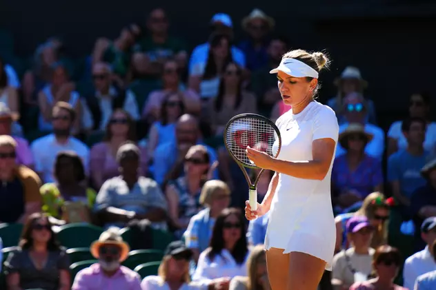 Simona Halep s-a oprit în semifinală la Wimbledon. Învinsă în două seturi de Elena Rybakina