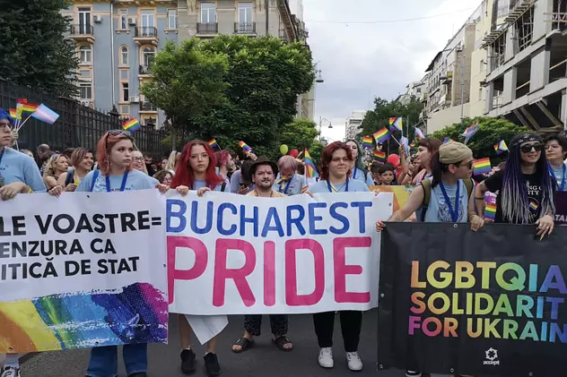 Marșul Bucharest Pride: 15.000 de oameni au defilat cu bannere prin care au cerut egalitate în drepturi pentru persoanele LGBT