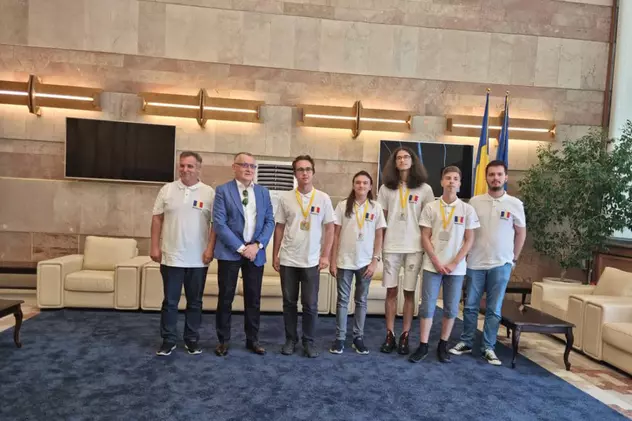 Elevii români s-au clasat pe locul I la Olimpiada de Informatică a Europei Centrale. Cîmpeanu: ”Un rezultat remarcabil”