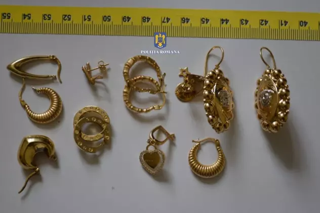 4 bărbați care au spart o bijuterie din Ploiești și au furat 5 kg de aur, reținuți. Hoții au spart peretele din spatele seifului