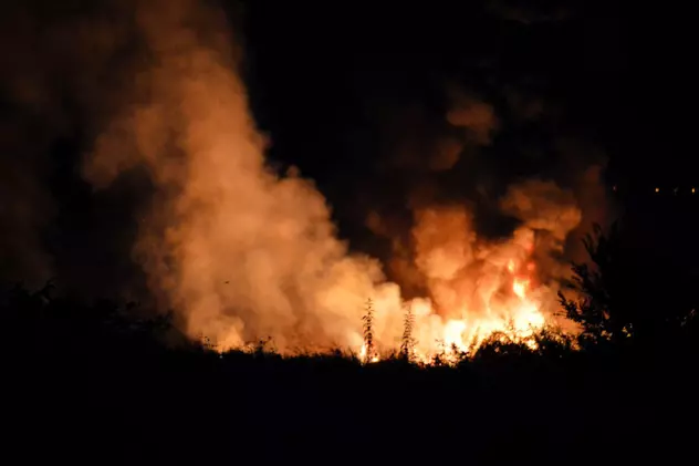 Un avion cargo ucrainean plin cu explozibili s-a prăbușit în Grecia. Toți oamenii de la bord au murit