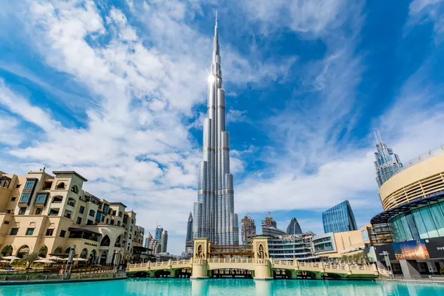 cele mai înalte clădiri din lume - Imagine cu Burj Khalifa, cea mai înaltă clădire din lume
