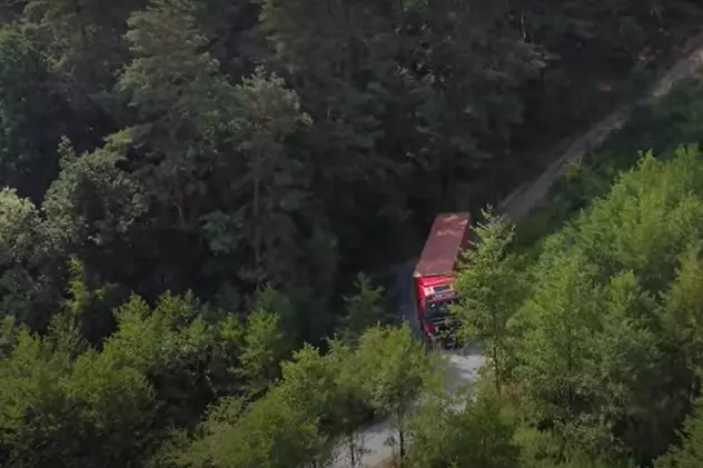 Un camion românesc e abandonat de două săptămâni într-o pădure din Germania. Șoferul e de negăsit