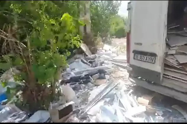 Dubă confiscată de poliția din sectorul 1 al Capitalei, înainte de a arunca deșeuri în zona Giulești-Sârbi